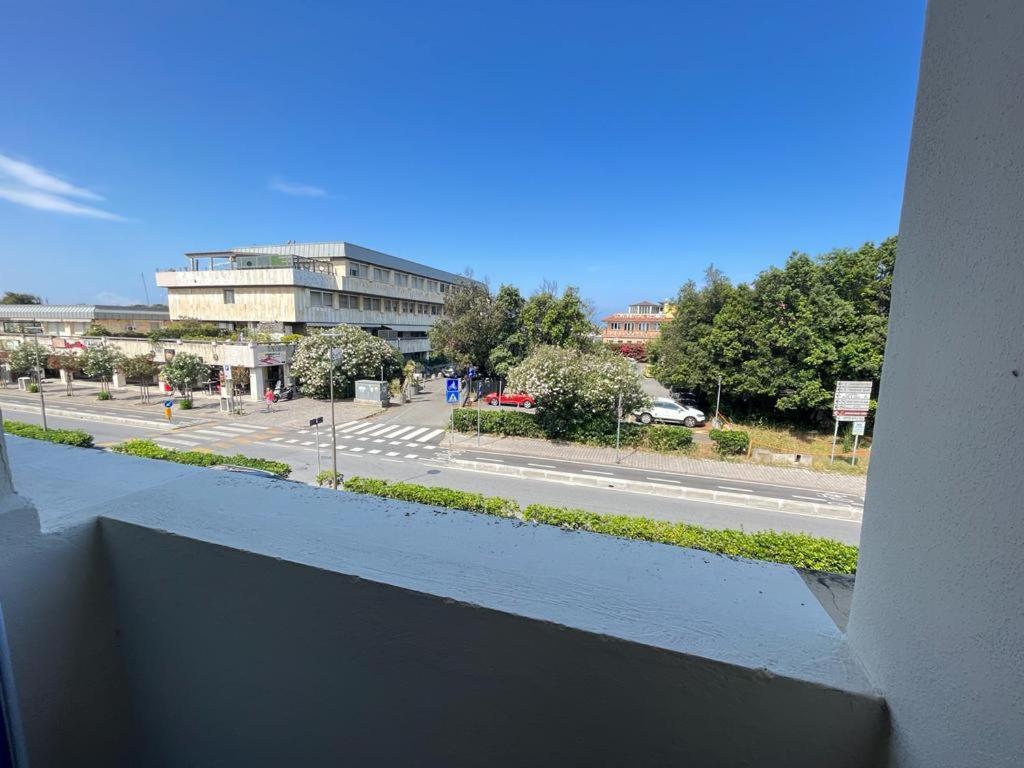 Venere Apartament Tirrenia Extérieur photo